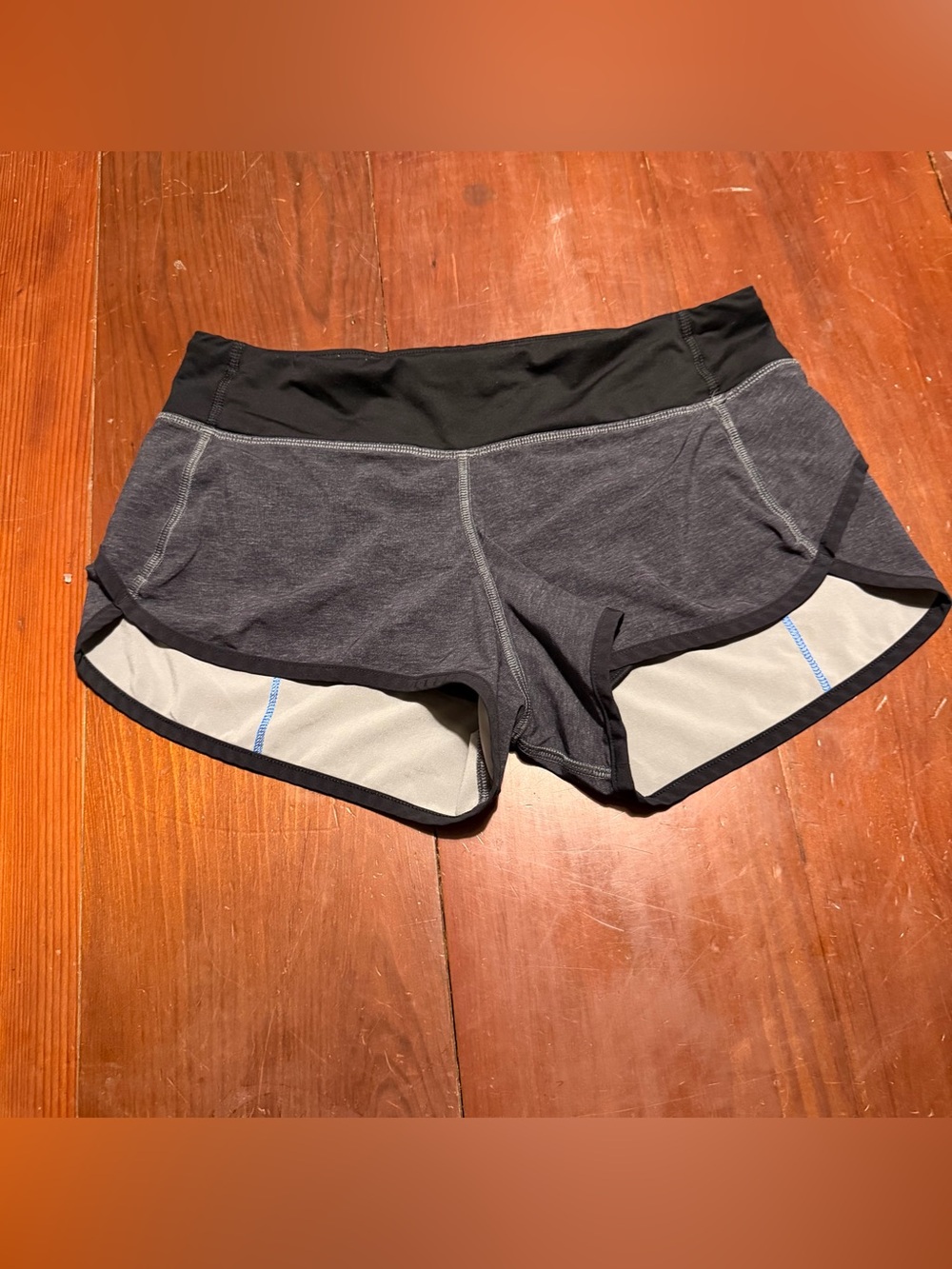 Lululemon Size 4 Speed Up Short in Black Heathered Gray with Lakeside Blue 2.5”